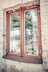 Fototapeta na wymiar Window of the old house 