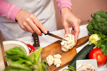 Cutting of cauliflower