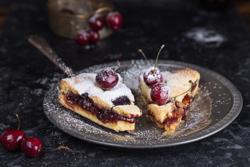 pie with cherries 