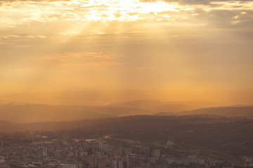 Obraz premium Istanbul view from air shows us amazing sunset scene
