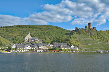 Fototapeta na wymiar der bekannte Weinort Beilstein an der Mosel nahe Cochem,Rheinland-Pfalz,Deutschland