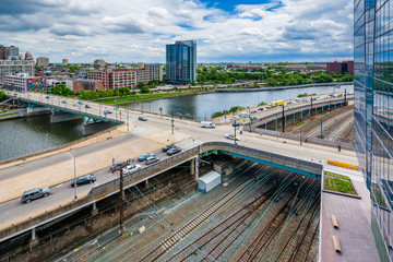 Fototapeta premium View of streets and railroad tracks along the Schuylkill River in Philadelphia, Pennsylvania.