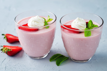 Strawberry panna cotta