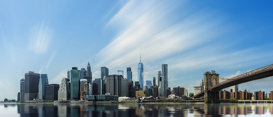 Fototapeta na wymiar Manhattan Skyline with Brooklyn Bridge