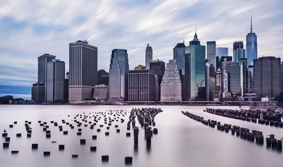Papier Peint photo New York Dramatic Sky Manhattan Skyline