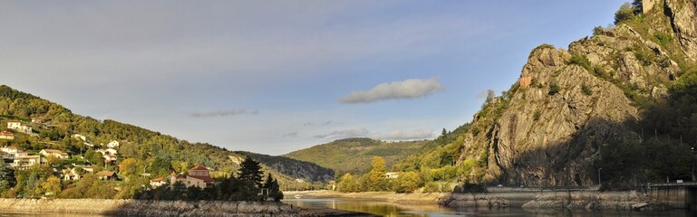 Paysage des gorges de la Loire.