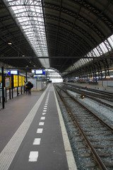 Plataforma de trem em Amsterd&atilde;