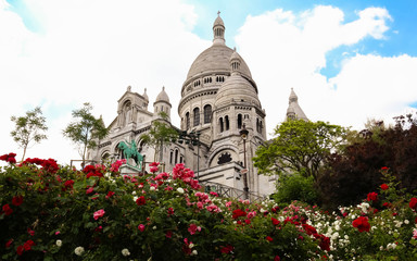 The basilica of Sacre-Coeur in Montmartre, Paris.