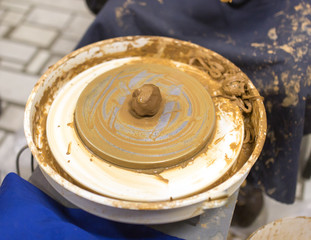 Molding with pottery