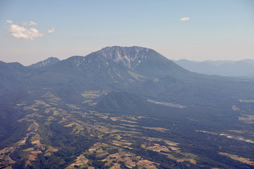 Fototapeta premium 鳥取県上空から見た大山北壁