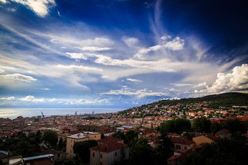 Obraz premium storm over the city of Trieste