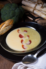 Asparagus  broccoli cream soup