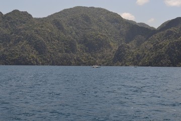 Fototapeta na wymiar Ocean view with island in the Philippines