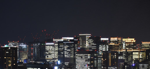 日本の東京都市景観・ビル群の夜景（大手町方向などを望む）