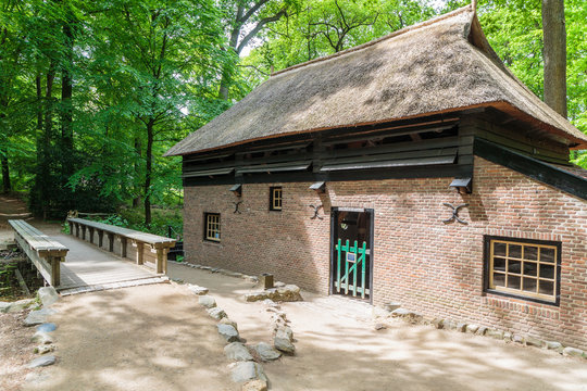 Papiermolen in het Nederlands openluchtmuseum in Arnhem