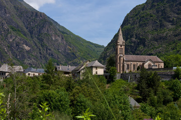 église dans un village de campagne- France