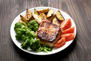 Grilled meat with vegetables