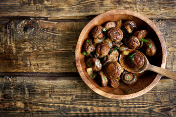 Fried mushrooms with onion