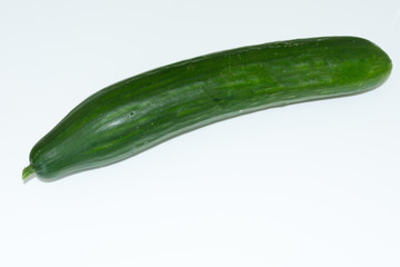 Gurke isoliert af uf weissem Hintergrund
