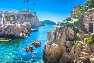 Papier Peint photo Été Baie de la mer Adriatique Dubrovnik. / Baie cachée en marbre dans le vieux centre-ville de la célèbre ville de Dubrovnik, décor de Game of Thrones, stations de voyage Croatie Europe.
