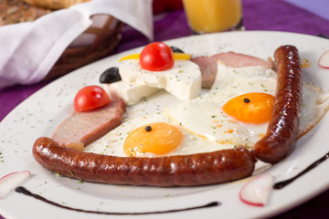 International breakfast, eggs