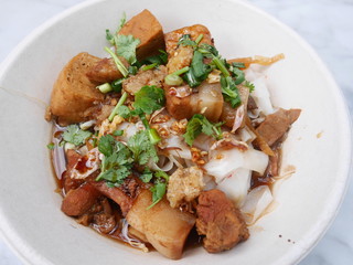 Steamed Rice Noodle with Tofu Topping