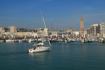Fototapeta na wymiar Port de plaisance du Havre, France