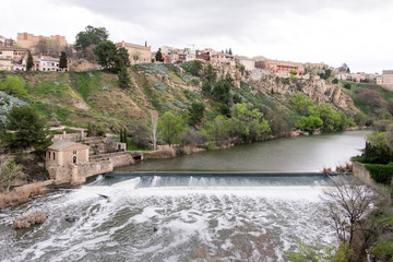 Fototapeta premium vew of river in Toledo, Spain