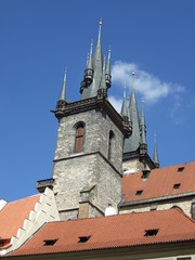 Fototapeta na wymiar Türme der Teynkirche, Prag