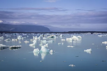 Crédence de cuisine en verre imprimé Glaciers White and blue ice at Icelake Jokulsarlon. Iceland