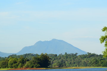 Obraz premium Banahaw cloud covered