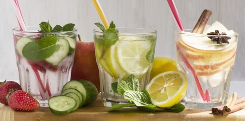 Detox water cocktail Lemon, mint, apple, strawberry, cucumber, cinnamon.
