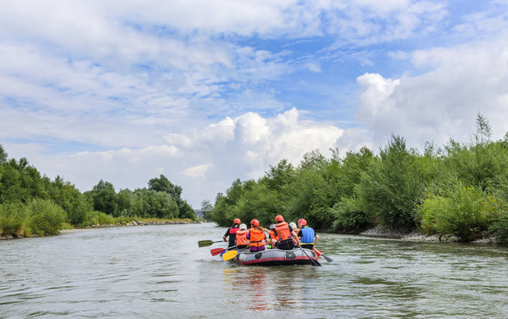 entspannte Schlauchboot-Fahrt auf einem Flu&szlig;