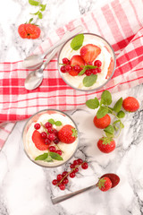 strawberry tiramisu