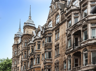 Fototapeta na wymiar historic building facade in London, England