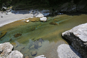 徳島県美馬市　剣峡の風景