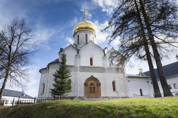 Fototapeta premium Medieval Savvino Storozhevsky monastery in Zvenigorod, Virgin nativity cathedral