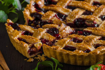 Rustic tart with berries