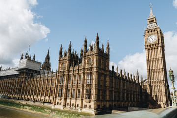 Obraz na płótnie Canvas Houses of Parliament and Big Ben in London, UK