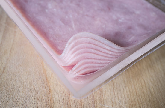 Pack Of Square Shaped Sliced Ham For Sandwich