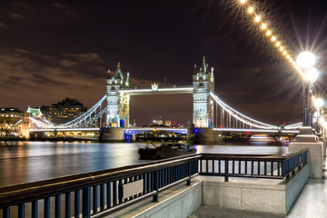 Fototapeta na wymiar The Tower bridge in London illuminated at night
