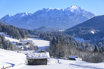 Fototapeta na wymiar Winter in den bayrischen Alpen