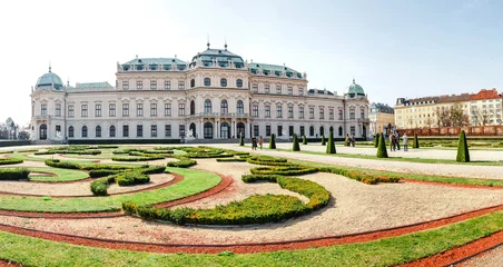 Fotobehang Belvedere Castle with baroque park in Vienna © EdNurg