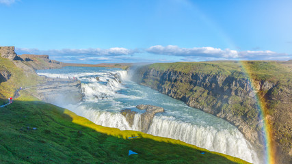 Fototapeta premium Niesamowity wodospad Gullfoss z tęczą, Islandia