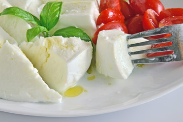 insalata caprese con mozzarella di bufala insalata con pomodorini e mozzarella di bufala, serie fotografica, closeup