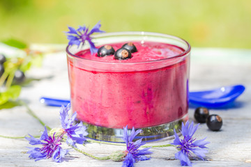 Morning garden yoghurt cocktail black currant