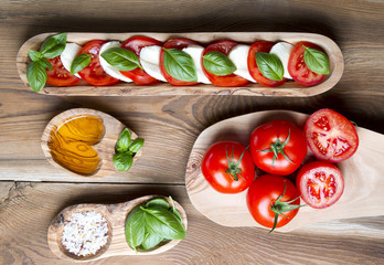 Ser mozzarella pomidor i bazylia © Patryk Michalski