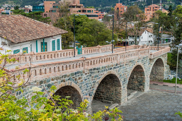 Fototapeta na wymiar Puente Roto (Broken Bridge) in Cuenca, Ecuador