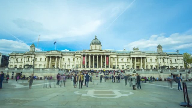 National Gallery, London, crowd of people, time-lapse - April 2017 - Zoom Out