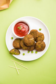 hara bhara kabab or green peas pakode, favourite indian starter menu or snacks